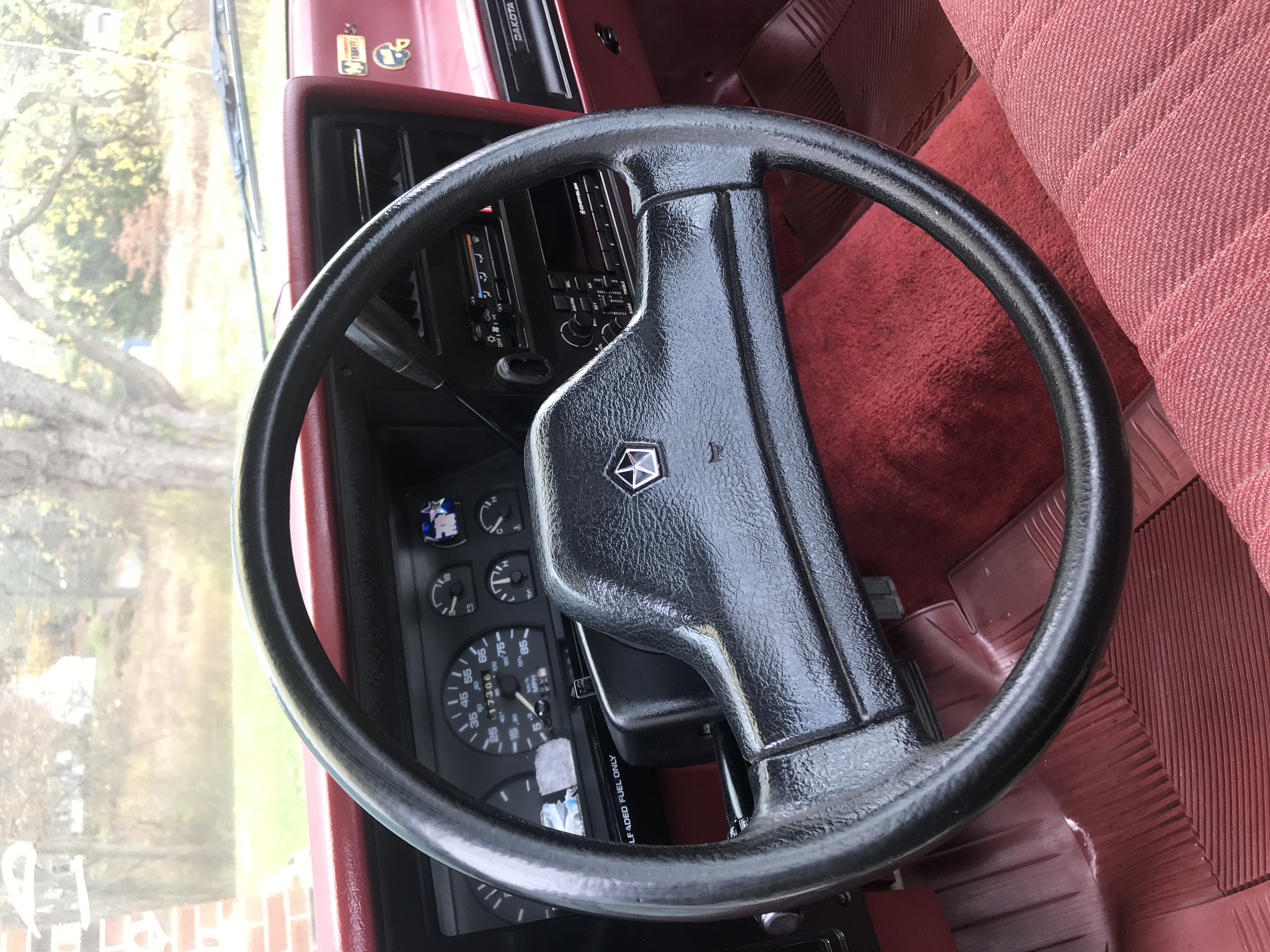 1991 Dodge Dakota Pickup ONE OWNER 117K 8 foot bed and roomy bench seating NICE — photo 10